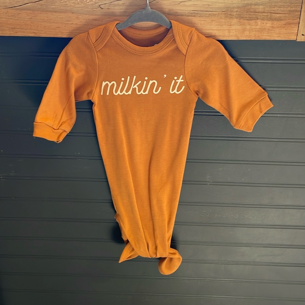 Boutique “Milkin It” Sleep Gown, Ties at the bottom, Orang & Cream Color